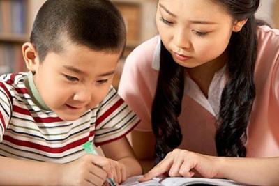 Gia sư là sinh viên: Lợi và hại