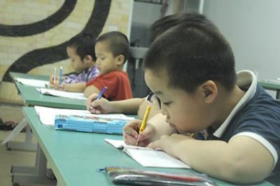 Tìm gia sư dạy Toán và Tiếng Việt: